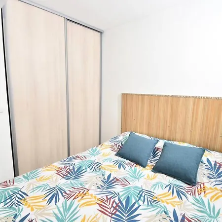 Résidence Le Chabian - Port Camargue T2 Rénové, équipé, En 1ère Ligne Mer, Sud à 50m, Piscine, Tennis, Climatisé Mae-7061 Le Grau-du-Roi