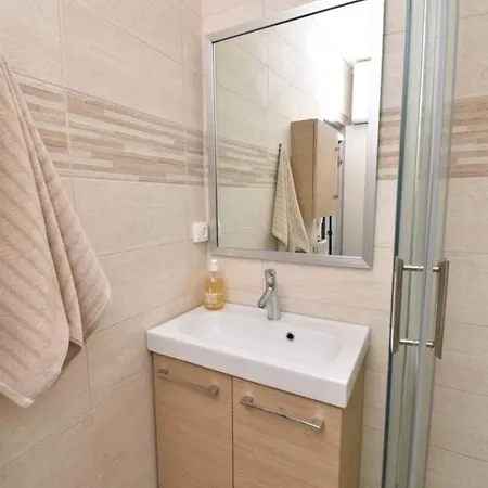 Apartmán Le Chabian - Port Camargue T2 Renove, Equipe, En 1ere Ligne Mer, Sud A 50m, Piscine, Tennis, Climatise Mae-7061 *